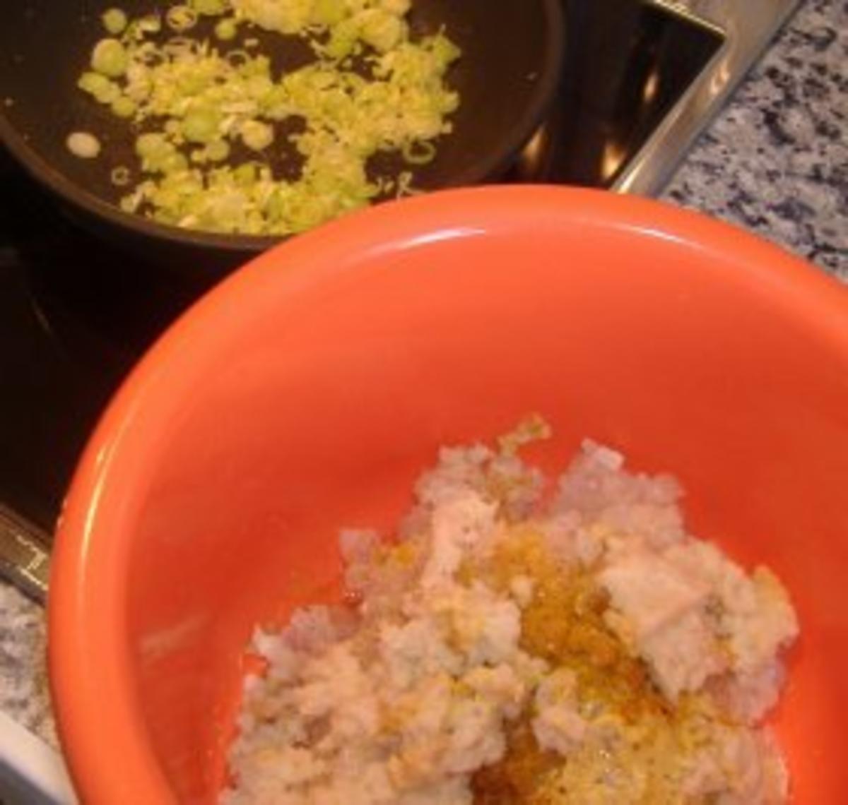 Möhneseer Fischfrikadellen auf  lauwarmen Gurkensalat - Rezept - Bild Nr. 2