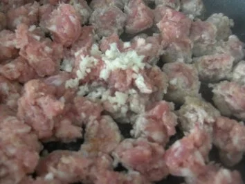 Geschmorte Zuchini mit Gehacktesbällchen in - Rezept - Bild Nr. 3