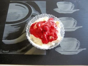 Rezept: Mascarpone Creme mit Himbeermus Mascarpone Creme mit Himbeermus - Rezept