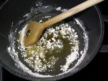 Rezept: Rosmarin-Schokomousse mit Ingwer-Aprikosen Bild Nr. 4 Rosmarin-Schokomousse mit Ingwer-Aprikosen - Rezept - Bild Nr. 4