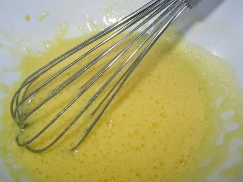 Rezept: Rosmarin-Schokomousse mit Ingwer-Aprikosen Bild Nr. 6 Rosmarin-Schokomousse mit Ingwer-Aprikosen - Rezept - Bild Nr. 6