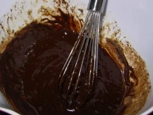 Rezept: Rosmarin-Schokomousse mit Ingwer-Aprikosen Bild Nr. 7 Rosmarin-Schokomousse mit Ingwer-Aprikosen - Rezept - Bild Nr. 7