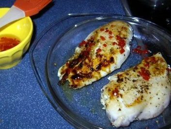 Hähnchenbrustsalat mit Aprikosen und Käsechips - Rezept - Bild Nr. 4