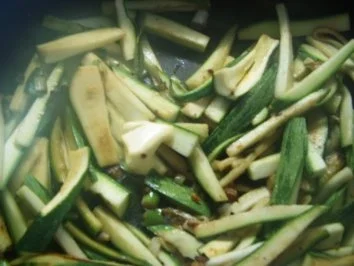 Rezept: Zuccini -Lachs -Nudeln Bild Nr. 6 Zuccini -Lachs -Nudeln - Rezept - Bild Nr. 6