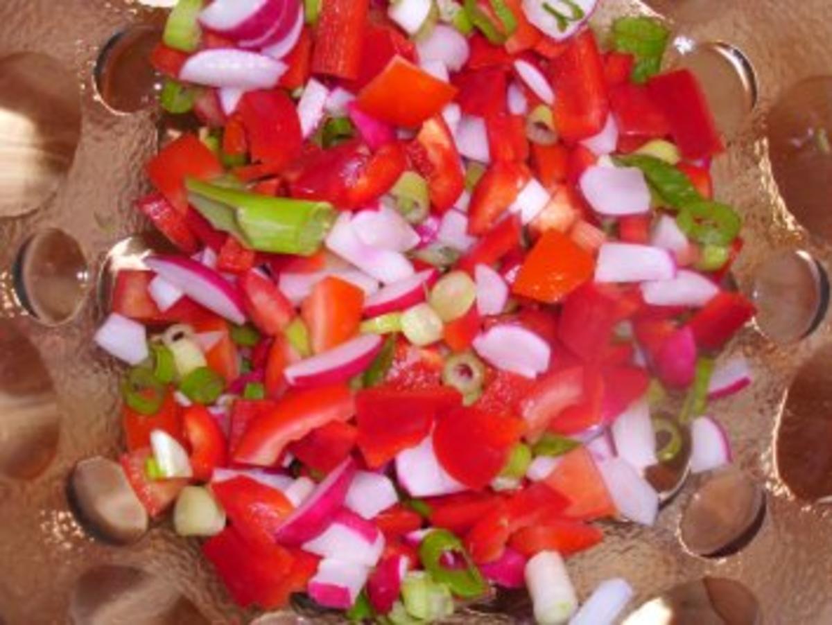 Salat mit Schinken-Käse-Röllchen - Rezept - Bild Nr. 3