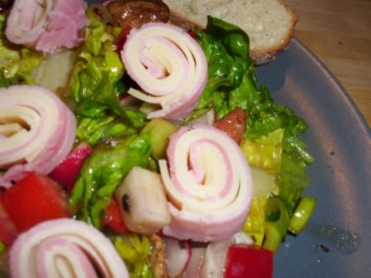 Salat mit Schinken Käse Röllchen - schnell &amp; einfach - von tigerlili1972