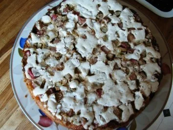 Rezept: Dänischer Rhabarberkuchen mit Eischneehaube Dänischer Rhabarberkuchen mit Eischneehaube - Rezept