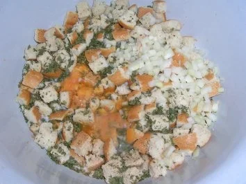 Rezept: Semmelknödel - hausgemacht - z.B. lecker zu Pfifferlingragout Bild Nr. 5 Semmelknödel - hausgemacht - z.B. lecker zu Pfifferlingragout - Rezept - Bild Nr. 5