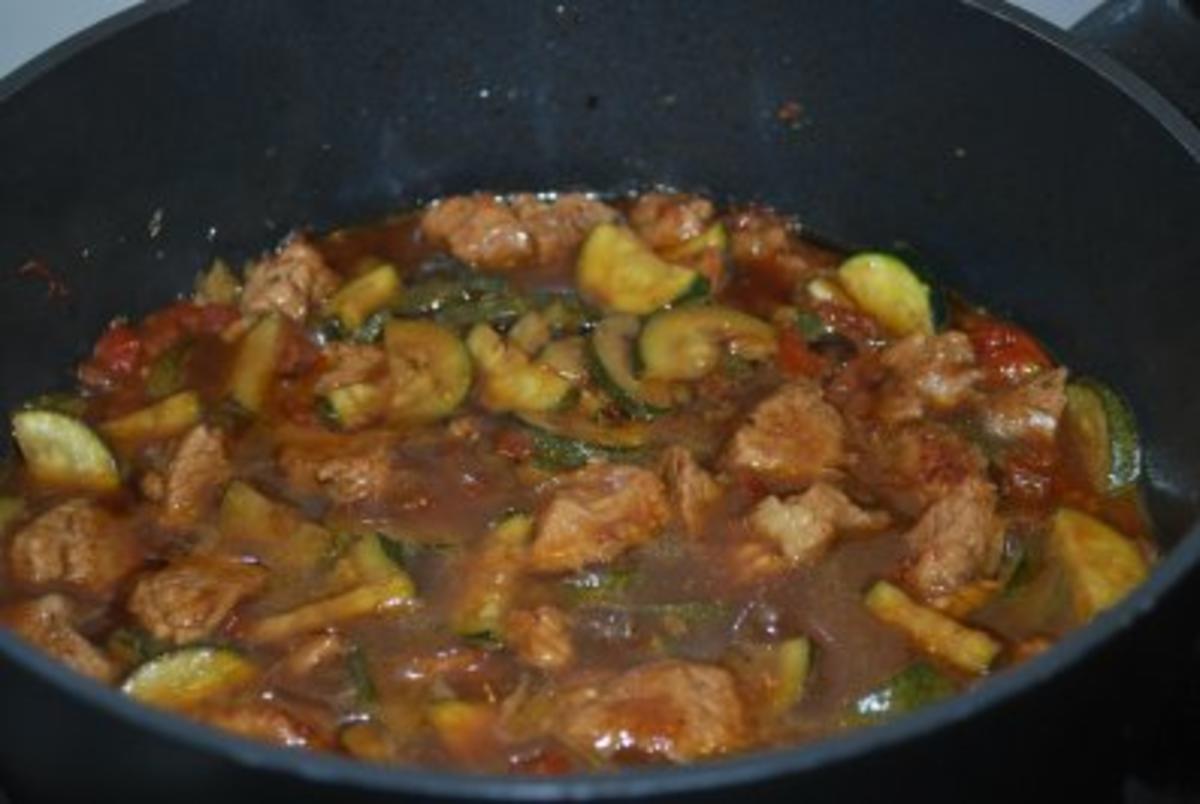 Kalbs-Zucchini-Ragout - Rezept - Bild Nr. 3