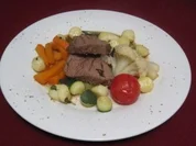 Pochiertes Rinderfilet mit Bouillongemüse - Rezept