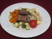 Pochiertes Rinderfilet mit Bouillongemüse - Rezept