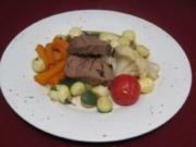 Pochiertes Rinderfilet mit Bouillongemüse - Rezept