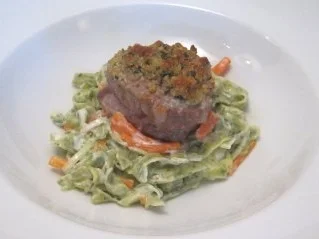 Rezept: Kalbsfilet mit Bärlauchkruste und Estate Pasta Kalbsfilet mit Bärlauchkruste und Estate Pasta - Rezept