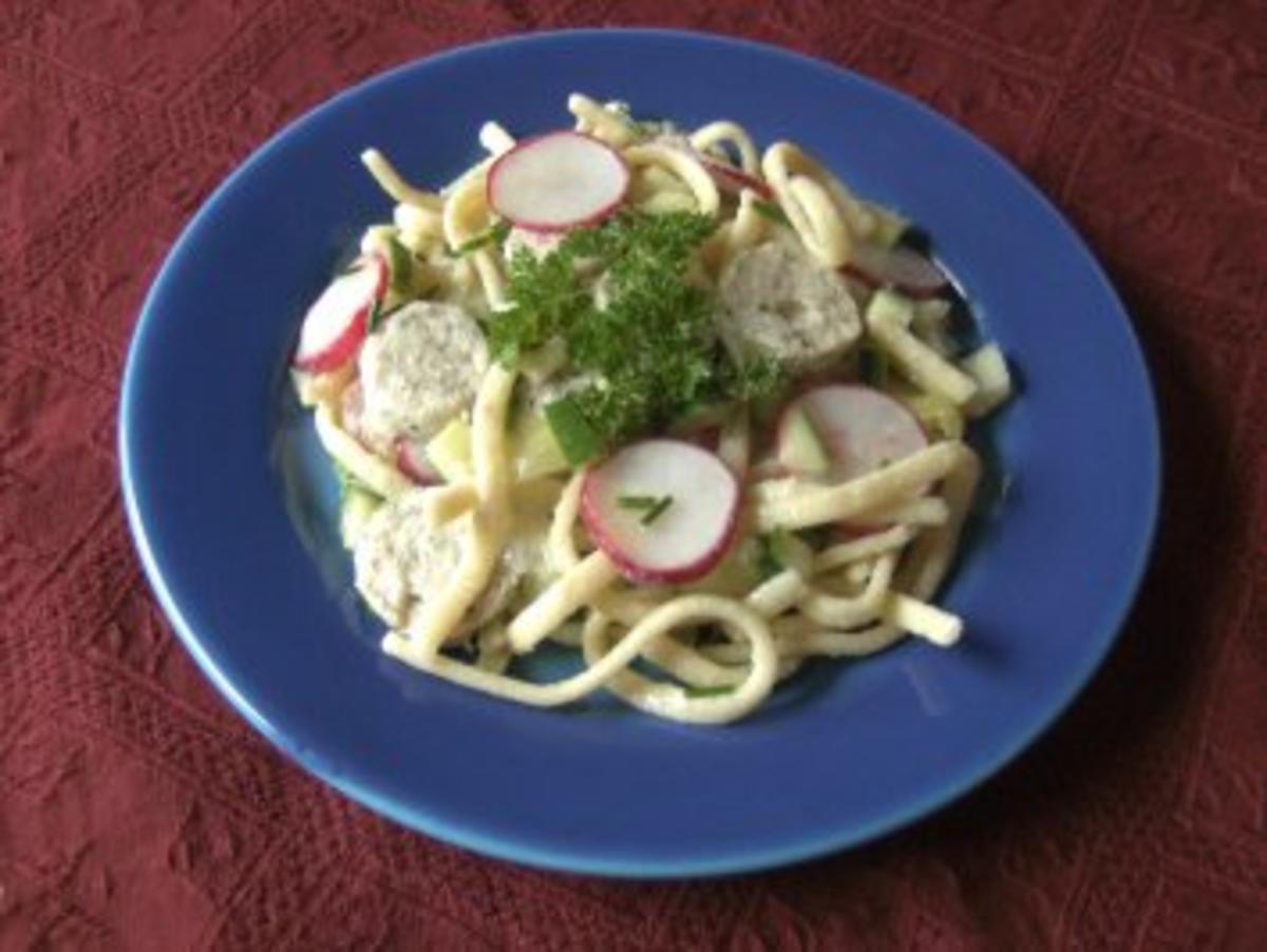 Spätzlesalat mit Weißwurscht - Rezept - kochbar.de