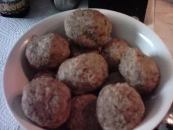 Rosmarin-Gulasch mit Rotkohl und Roggenbrotknödel - Rezept - Bild Nr. 10