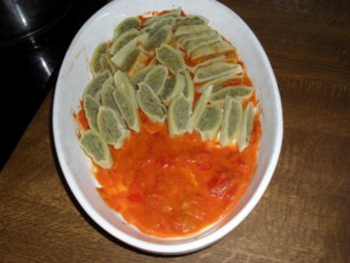 Maultaschen in Tomatensoße mit Schinken und Käse überbacken Bilder sind online - Rezept - Bild Nr. 6