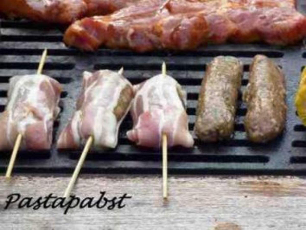 Cevapcici-Spieße im Speckmantel - Rezept - kochbar.de