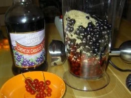 Rezept: Johannisbeer-Quark-Mousse Bild Nr. 2 Johannisbeer-Quark-Mousse - Rezept - Bild Nr. 2