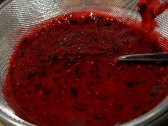 Rezept: Johannisbeer-Quark-Mousse Bild Nr. 3 Johannisbeer-Quark-Mousse - Rezept - Bild Nr. 3