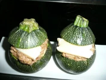 GRILL: KUGELZUCCHINI gefüllt - Rezept