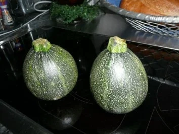 GRILL: KUGELZUCCHINI gefüllt - Rezept - Bild Nr. 2