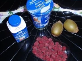Himbeer-Kiwi-Joghurt-Sahne-Eis - Rezept - Bild Nr. 2