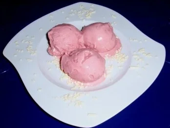 Himbeer-Kiwi-Joghurt-Sahne-Eis - Rezept - Bild Nr. 7