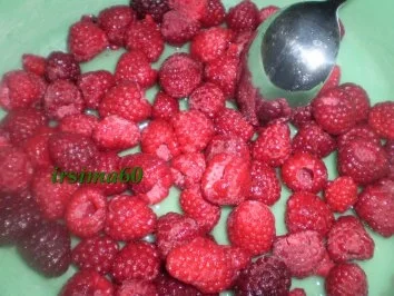  Beschwipste Himbeeren unter der Haube - Rezept - Bild Nr. 2