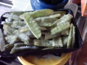 Pfeffer-Pangasiusfilet mit Petersiliensoße, geeisten Zuckerschoten und Reis - Rezept - Bild Nr. 7