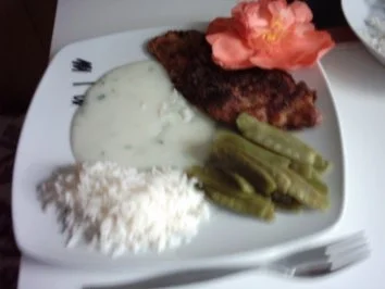 Pfeffer-Pangasiusfilet mit Petersiliensoße, geeisten Zuckerschoten und Reis - Rezept - Bild Nr. 9