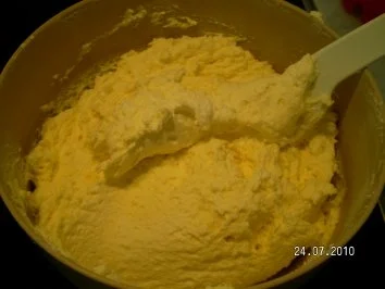 Bienenstich mit Biskuitboden - Rezept - Bild Nr. 4