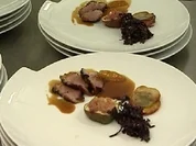 Marinierte Ente an Feigenrotkohl und Orangen-Honig-Soße - Rezept