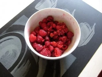 Rezept: Milchreis mit in Rum eingelegten Himbeeren Bild Nr. 3 Milchreis mit in Rum eingelegten Himbeeren - Rezept - Bild Nr. 3