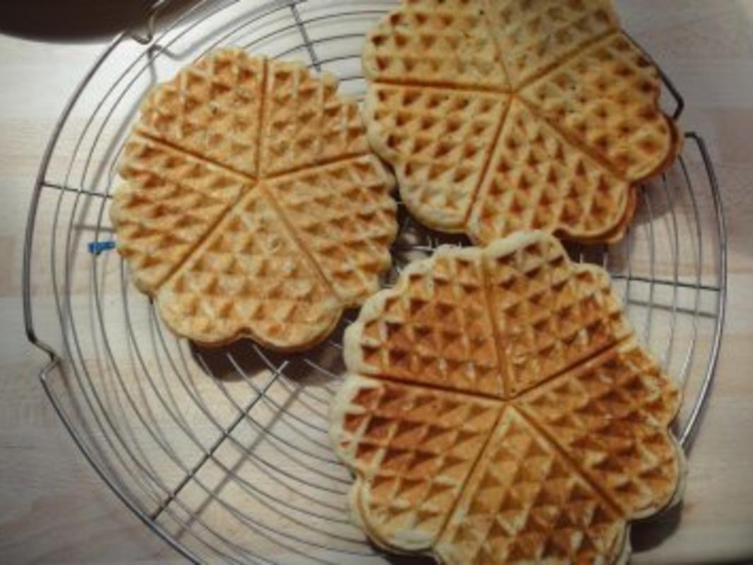 Feine Nuss-Waffeln - Rezept mit Bild - kochbar.de