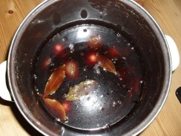 Rezept: Rotweineier Bild Nr. 2 Rotweineier - Rezept - Bild Nr. 2