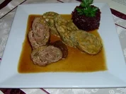 Gerolltes Rind mit  Brezenknödel und Blaukraut - Rezept