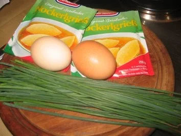 Rezept: Suppe: Schnittlauch-Grießnockerlsüppchen Bild Nr. 5 Suppe: Schnittlauch-Grießnockerlsüppchen - Rezept - Bild Nr. 5