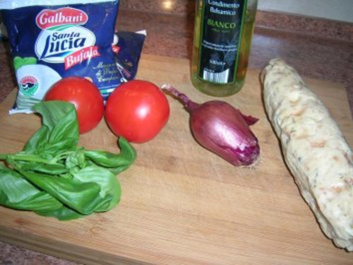 Salat von der Knödelrolle- mediterran angehaucht, echt lecker und keine Restaurantportion - Rezept - Bild Nr. 5