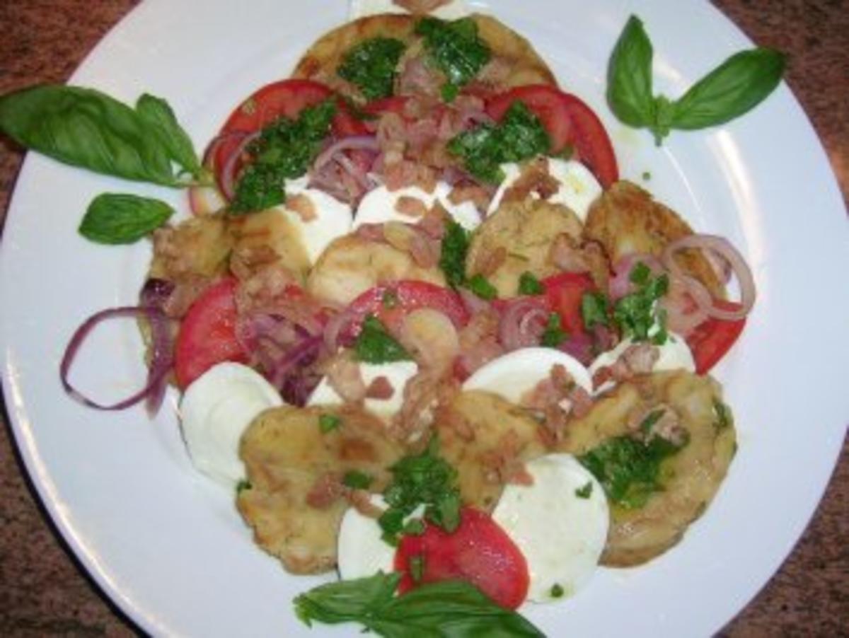 Rezept: Salat von der Knödelrolle- mediterran angehaucht, echt lecker und keine Restaurantportion Salat von der Knödelrolle- mediterran angehaucht, echt lecker und keine Restaurantportion - Rezept