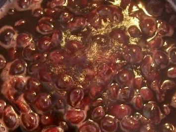 Rezept: Einmachen: Kirschen mit Gewürzen, eingekocht Bild Nr. 2 Einmachen: Kirschen mit Gewürzen, eingekocht - Rezept - Bild Nr. 2