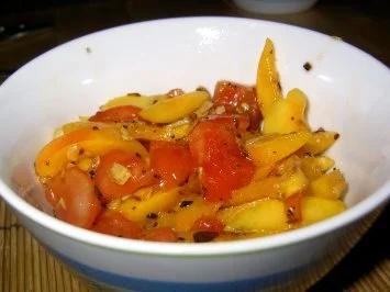 Tomaten-Aprikosen-Salat - Rezept