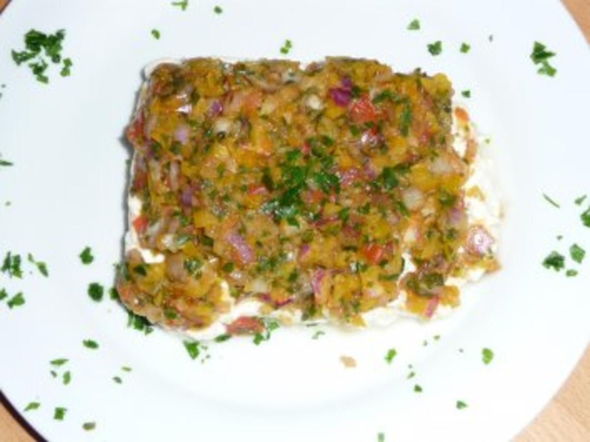 Schafskäse mit Gemüsehaube überbacken - Rezept - kochbar.de