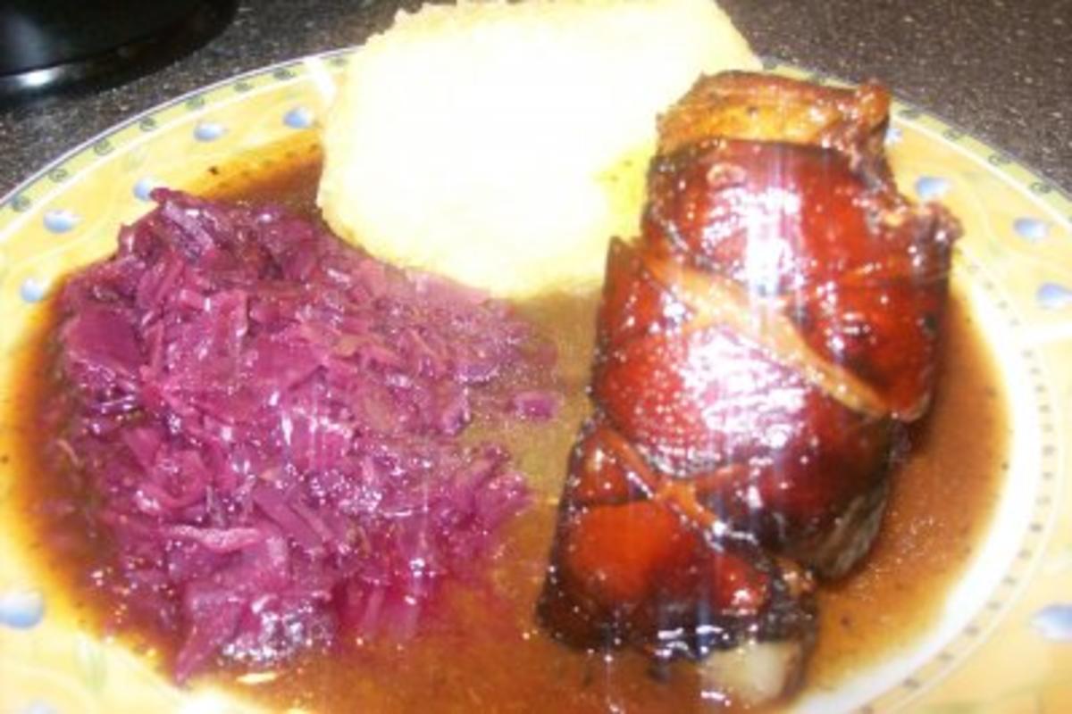 Schweinebraten in Schwarzbiersoße mit Klöße u. Rotkohl - Rezept mit ...