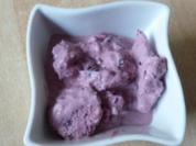 Buttermilch - Kirscheis mit Stückchen - Rezept