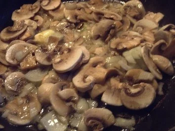 Champignonpizza - Rezept - Bild Nr. 4