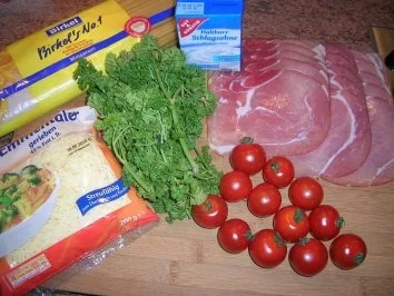 Schinken-Makkaroni-Torte mit geschmorten Kirschtomaten - Rezept - Bild Nr. 4