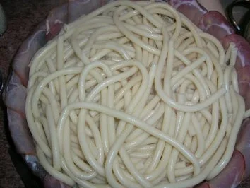 Schinken-Makkaroni-Torte mit geschmorten Kirschtomaten - Rezept - Bild Nr. 8