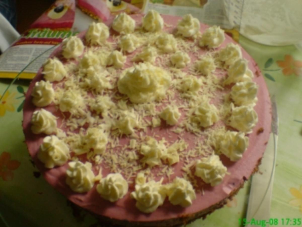 Brombeer Kuppel Torte - 321 kcal/100g
