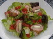 Schweinefilet mit Ziegenkäse und Bacon auf Sommersalat in Tomatenvinaigrette - Rezept