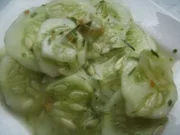 Gurkensalat  in einer Speckmarinade - Rezept